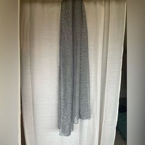 Cezanne Silver/Gray/black scarf NWOT